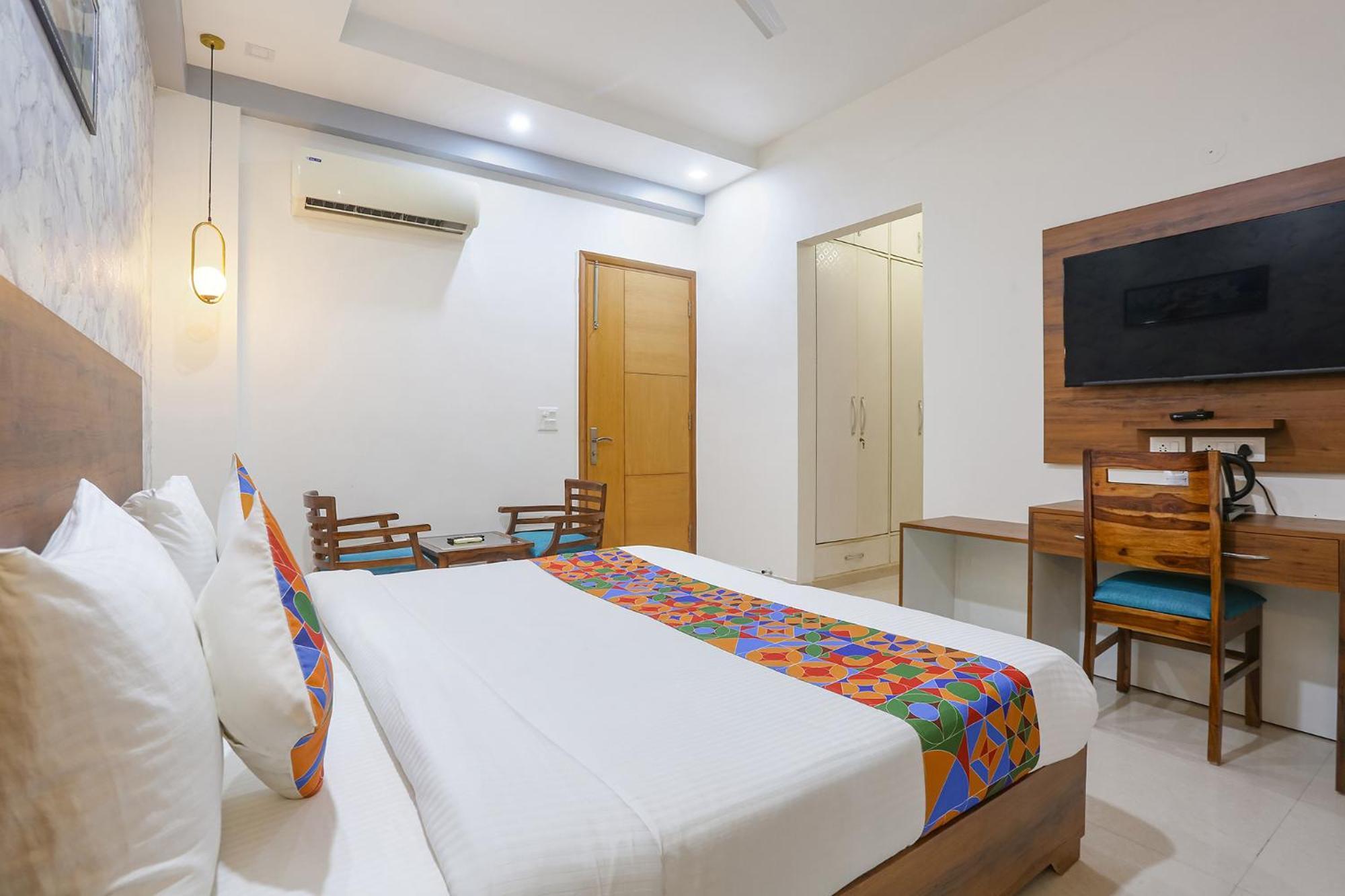 Fabhotel New Journey Hospitality Gurgaon Exterior photo