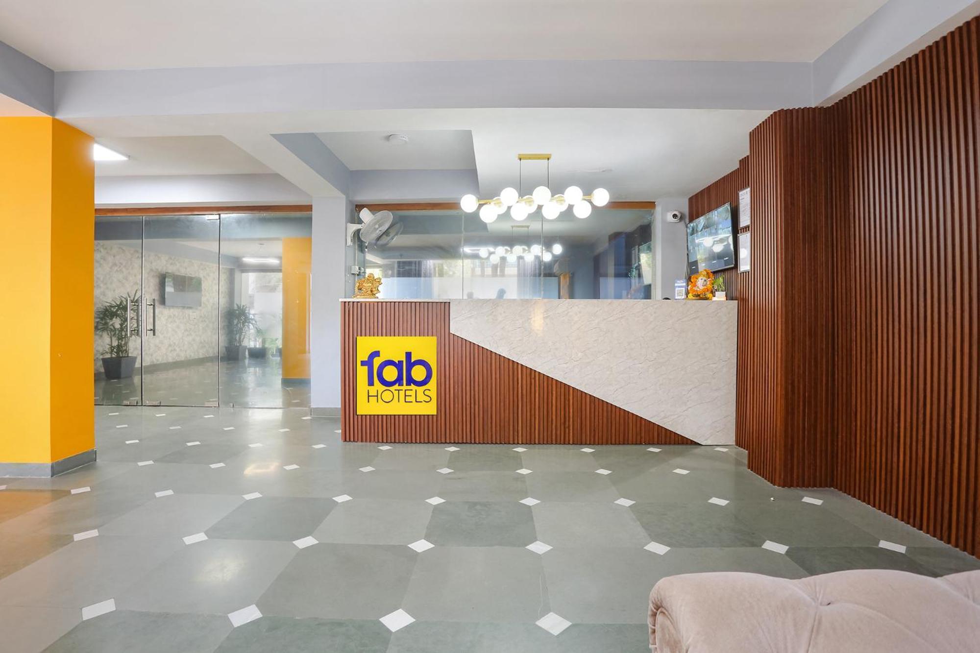 Fabhotel New Journey Hospitality Gurgaon Exterior photo