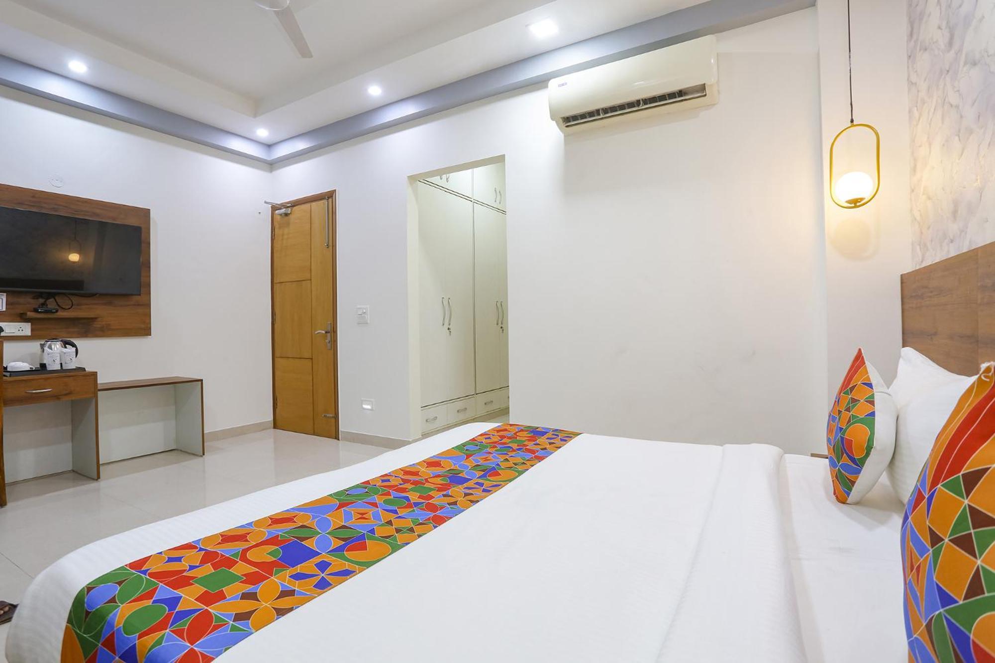 Fabhotel New Journey Hospitality Gurgaon Exterior photo